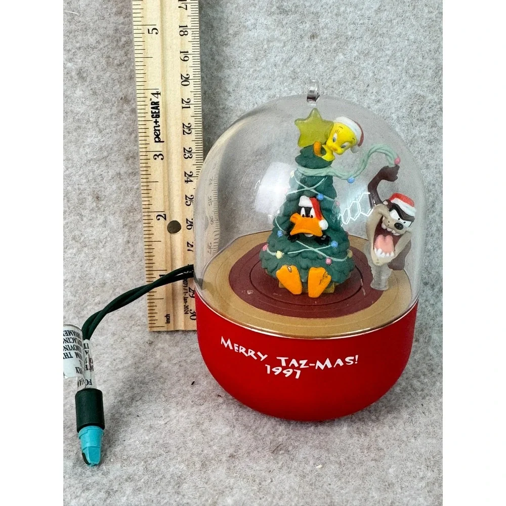 Merry Tazmas 1997 Hallmark Warner Bros Looney Tunes Christmas Ornament Light‎